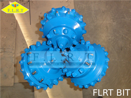 قیمت خوب 13 5/8 اینچ Tricone Roller Bit تقویت شده محافظ سنج ISO 9001 تایید شده است آنلاین